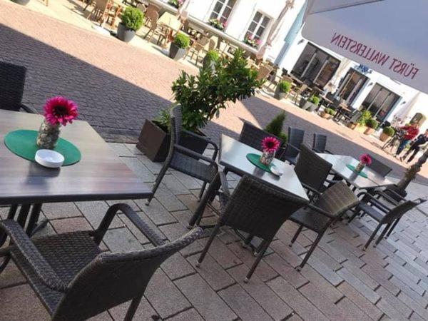 Hotel Im Ried Донаувёрт Экстерьер фото