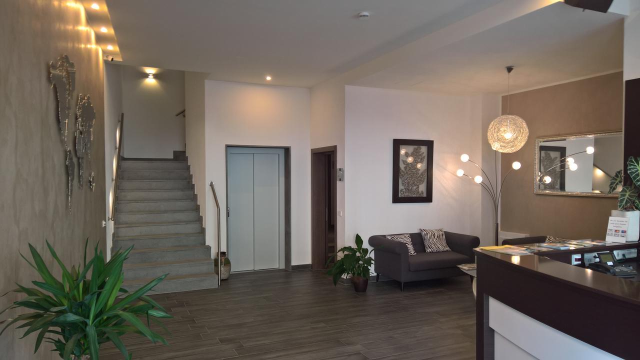 Hotel Im Ried Донаувёрт Экстерьер фото