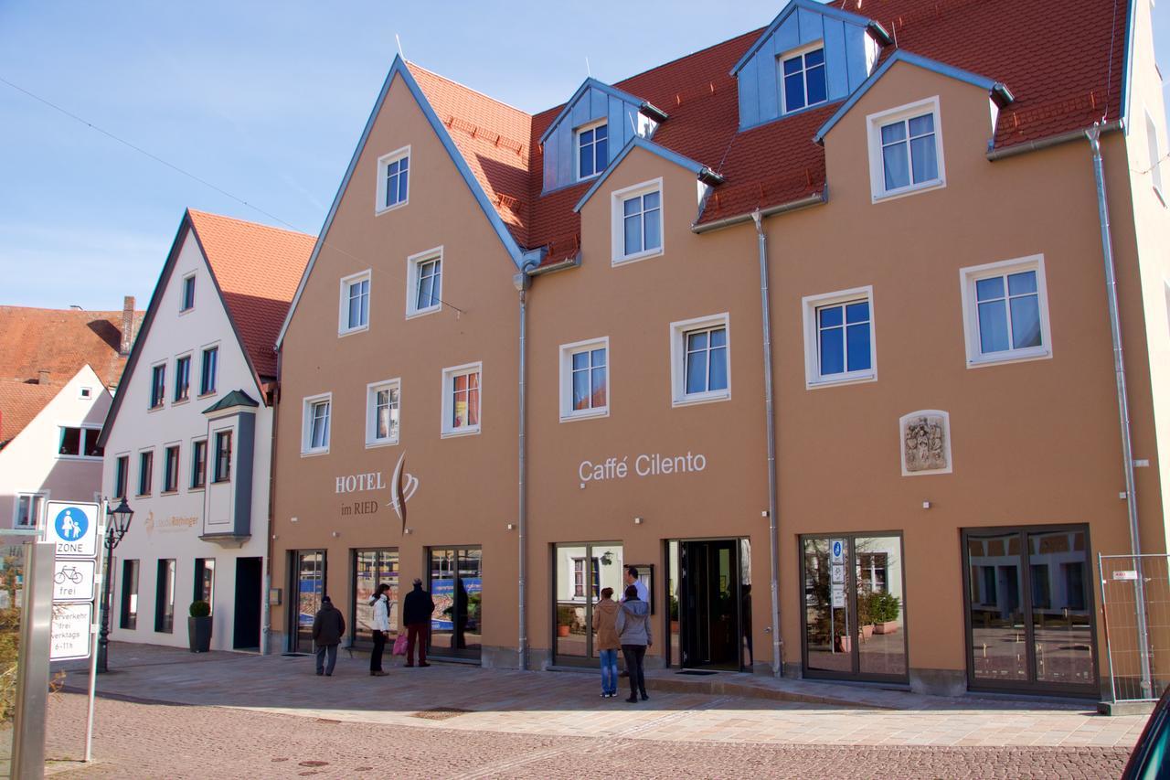 Hotel Im Ried Донаувёрт Экстерьер фото